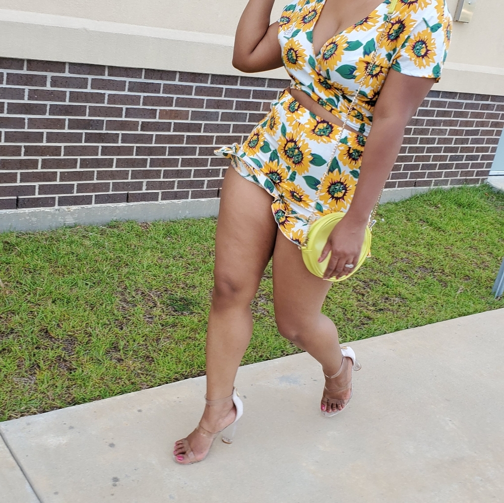 Cute 2 piece Shorts and Top( looks like a skirt)
